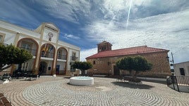Plaza de la Constitución de Enix.
