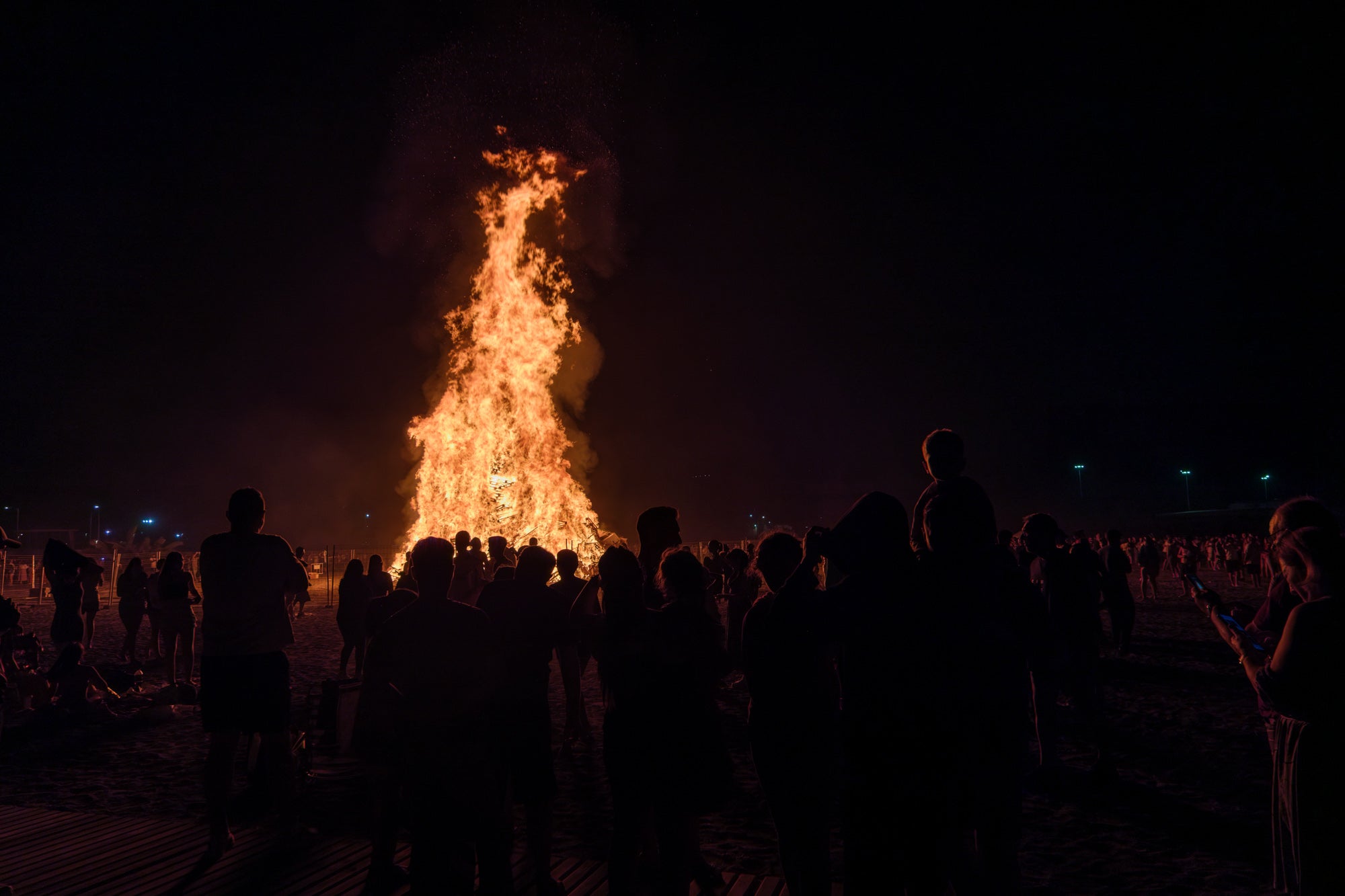 La noche de San Juan en Granada, en imágenes