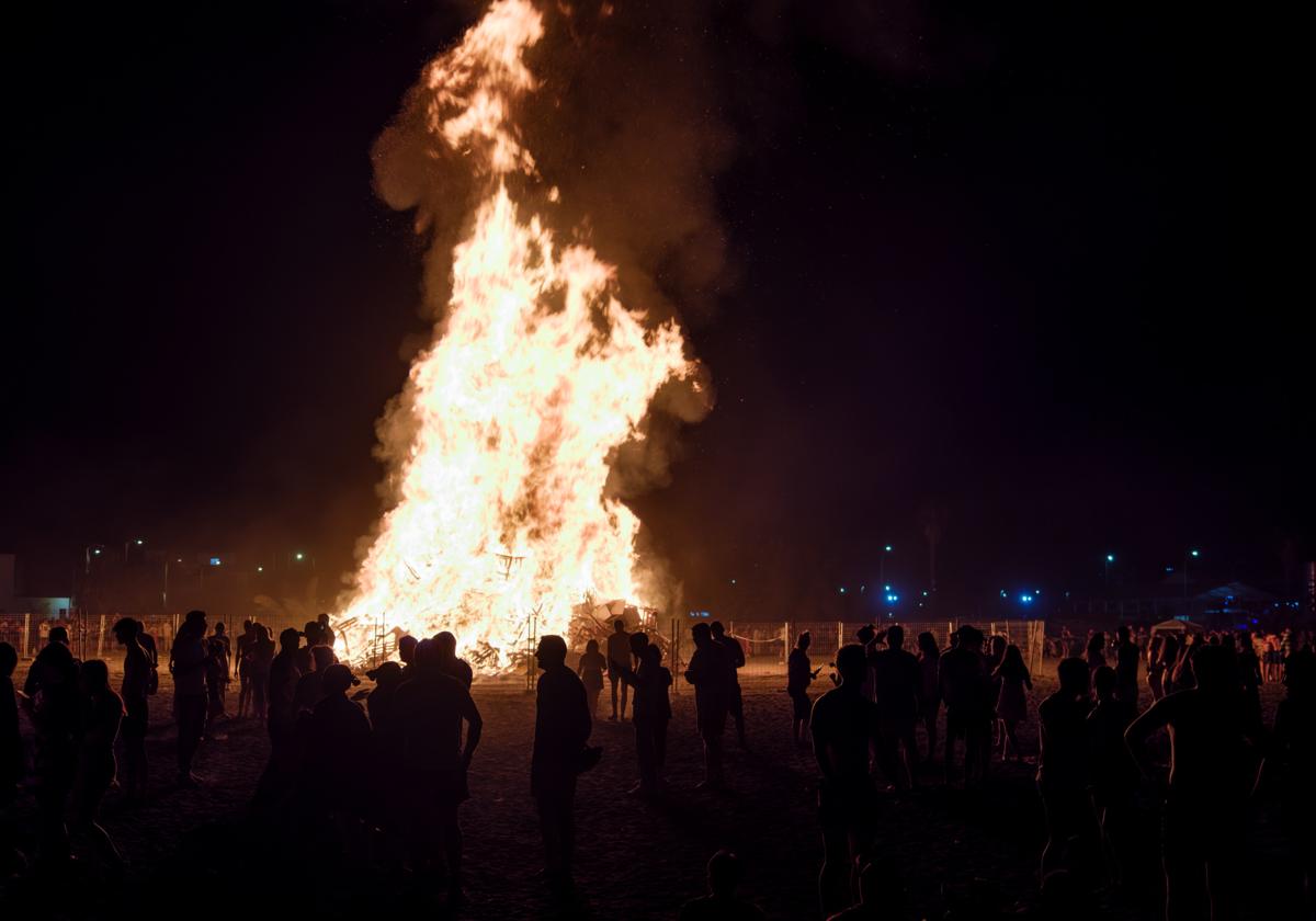 La noche de San Juan en Granada, en imágenes