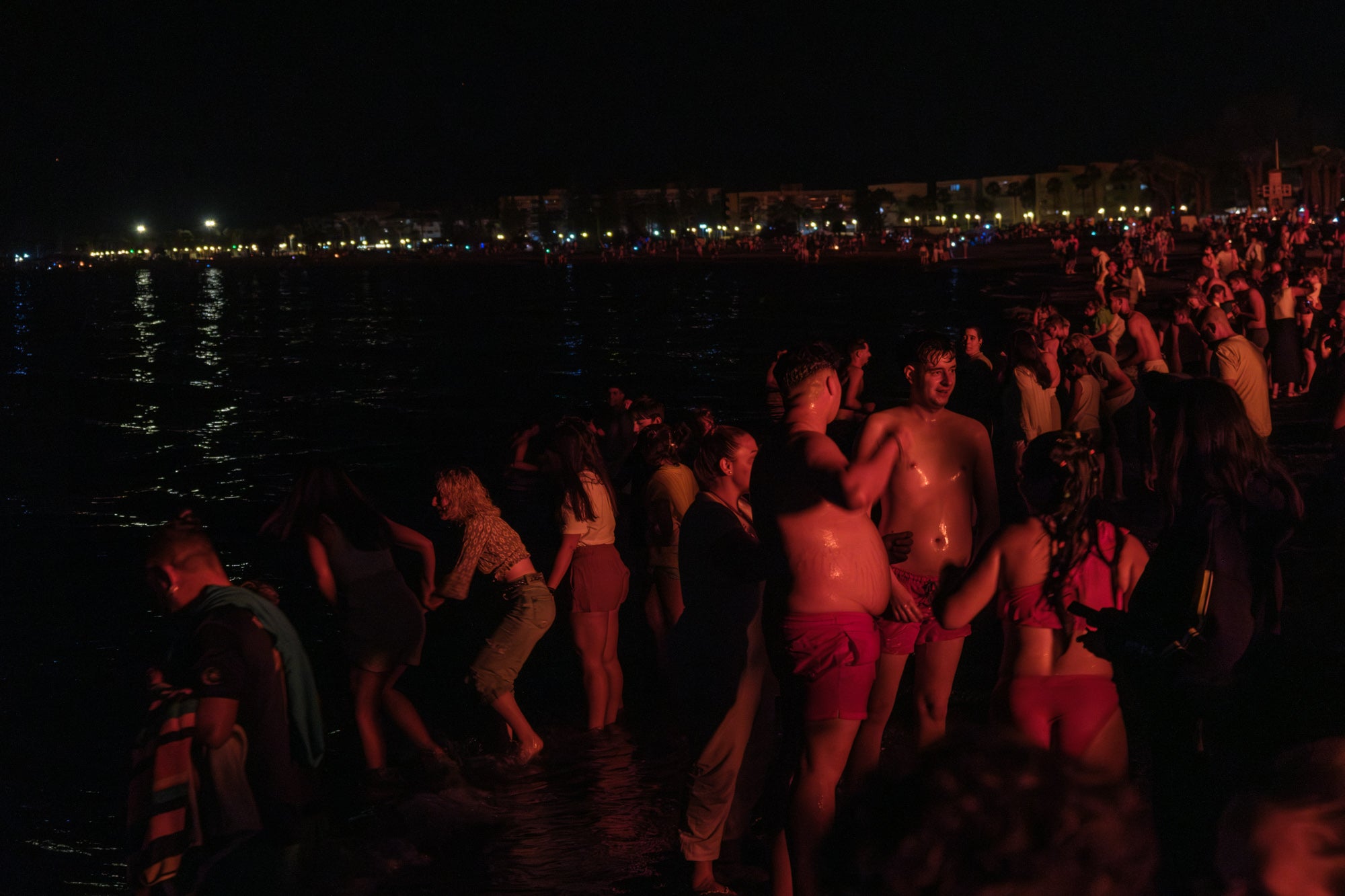 La noche de San Juan en Granada, en imágenes