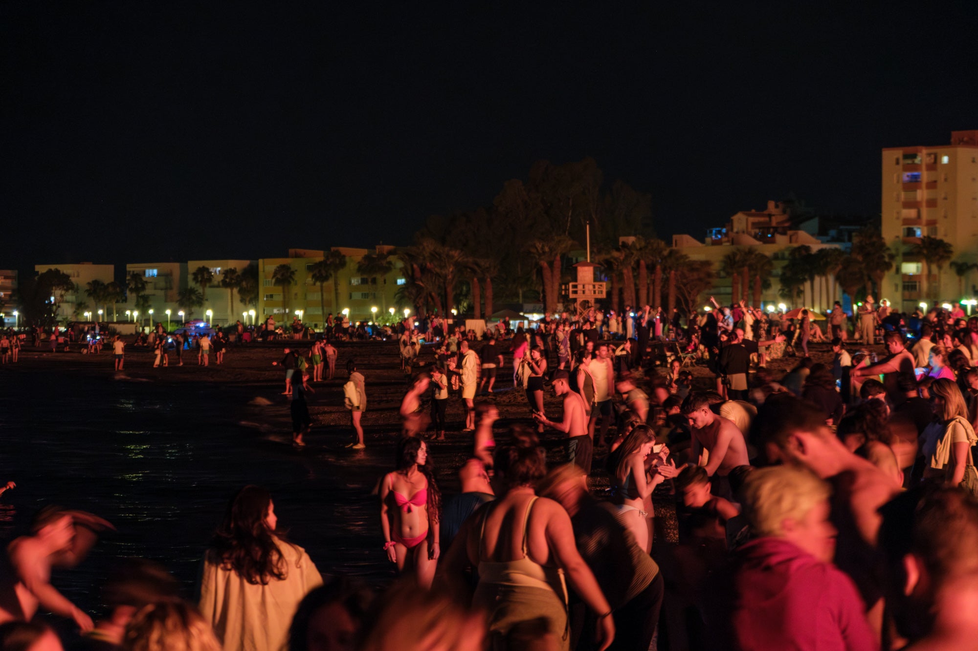 La noche de San Juan en Granada, en imágenes