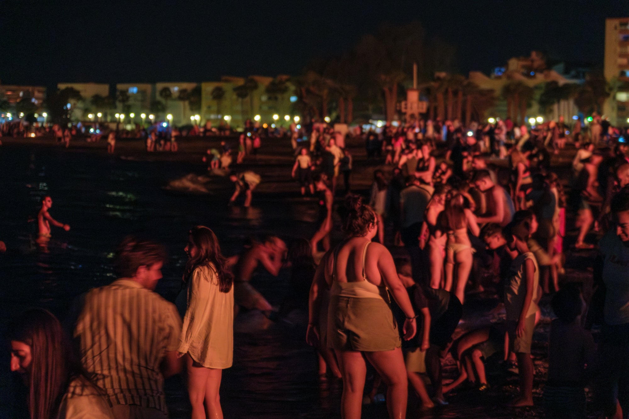 La noche de San Juan en Granada, en imágenes