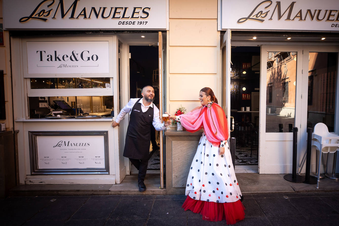 Las imágenes de la Tarasca en su paseo por Granada