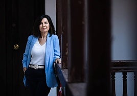 Mari Ángeles Ginés, en la galería del patio de la Casa Latorre.