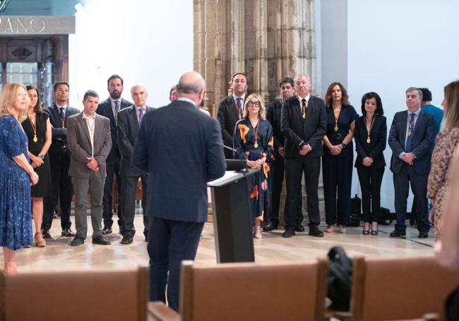 Las imágenes de la entrega de las medallas al Consejo Social de la UGR.