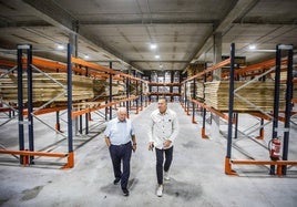 Javier López, que seguirá en la compañía, junto a su padre MIguel, el fundador de Pilsa, en sus instalaciones de Armilla.