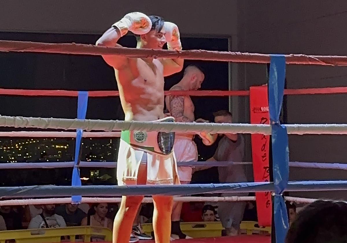 Abdel Gallo Negro, tras finalizar el combate.