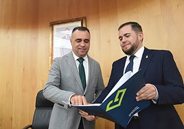 El presidente de Diputación, Francis Rodríguez, junto al diputado de Obras Públicas, José Ramón Jiménez.