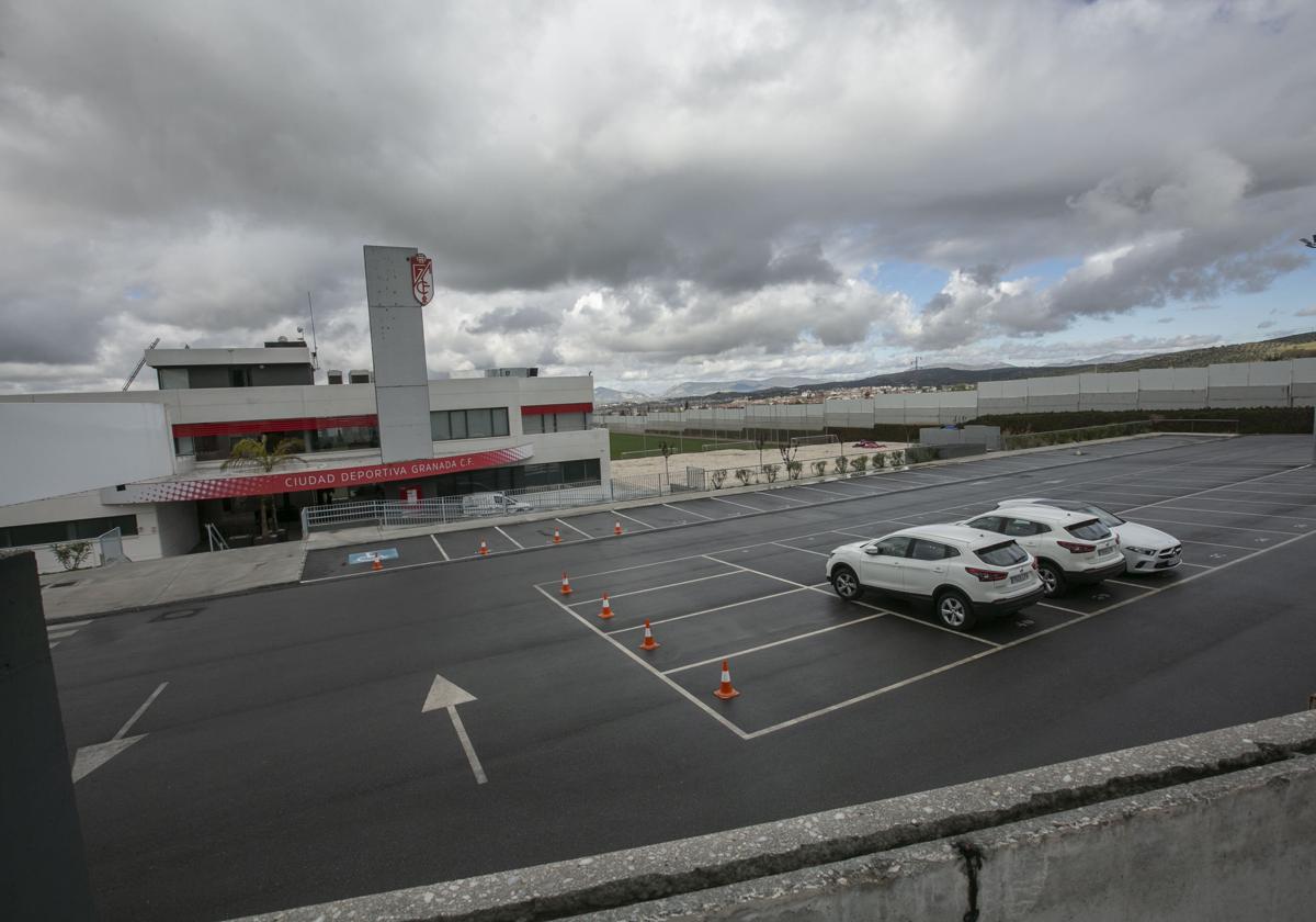 Imagen de archivo de la Ciudad Deportiva Granada CF, situada en la carrera de Alfacar.