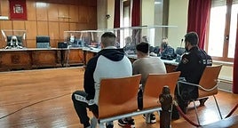 - Los dos acusados durante la lectura del veredicto en marzo de 2022