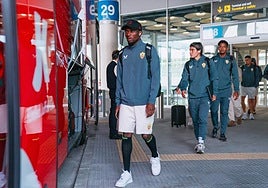 Bruno Langa seguirá; detrás llegan Luka Romero y Choco Lozano, que salen.