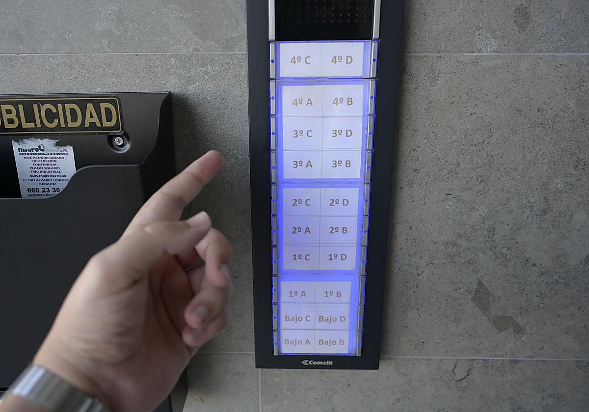 La estafa del 'falso vecino' de la que advierte la Policía