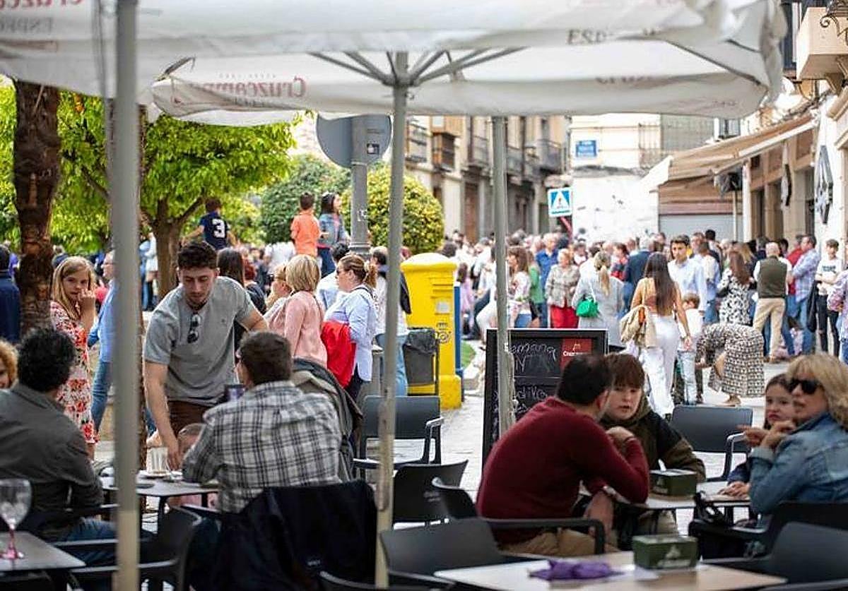 El sector servicios es donde más baja el paro.