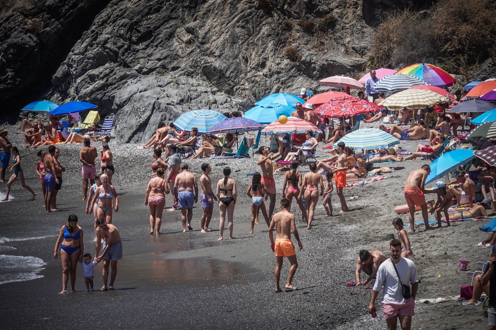 El ambiente en el primer fin de semana de julio en la Costa de Granada