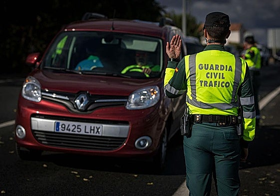 La DGT tramita en Granada 245 multas al día de media