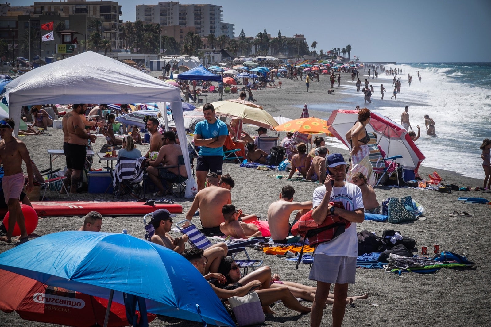 El ambiente en el primer fin de semana de julio en la Costa de Granada