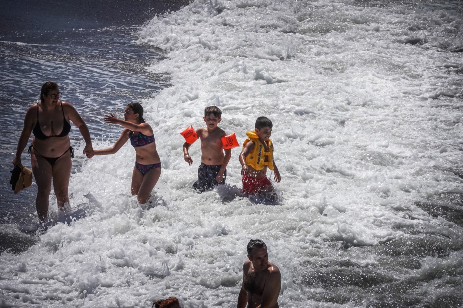 El ambiente en el primer fin de semana de julio en la Costa de Granada