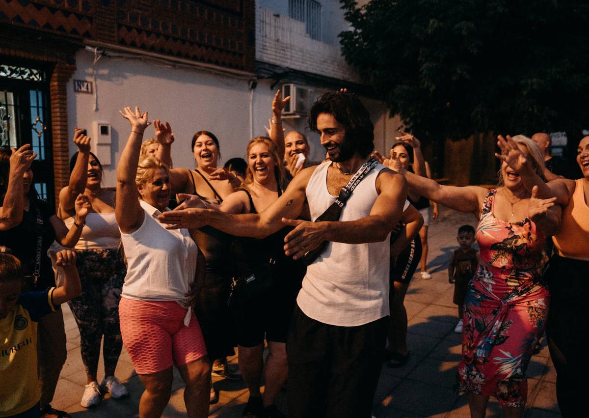 Imagen secundaria 1 - Diego Domínguez en La Copera; bailes en Almanjáyar y Daniel Maldonado con Juan Pinilla. 