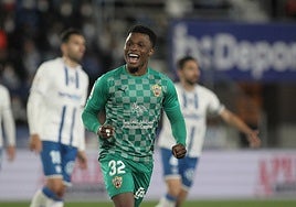 Ramazani celebra el gol de la victoria en la última visita a Tenerife.