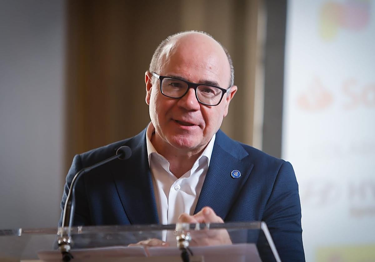 El rector de la UGR, Pedro Mercado.