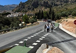 Visita de Francisco Reyes al carril peatonal