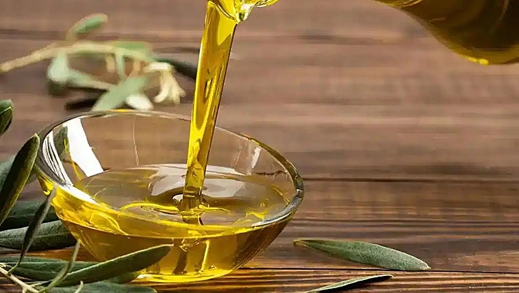 Así es la oferta de Carrefour y una famosa marca de aceite de oliva: a mitad de precio este 'finde'.