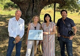 Inauguración de la placa de Miguel Hernández