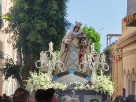 La Virgen del Carmen vuelve a recorrer las calles de Pescadería.