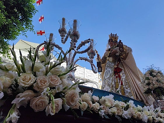 Fotos: La emoción irrumpe en Pescadería con la procesión de la Virgen del Carmen