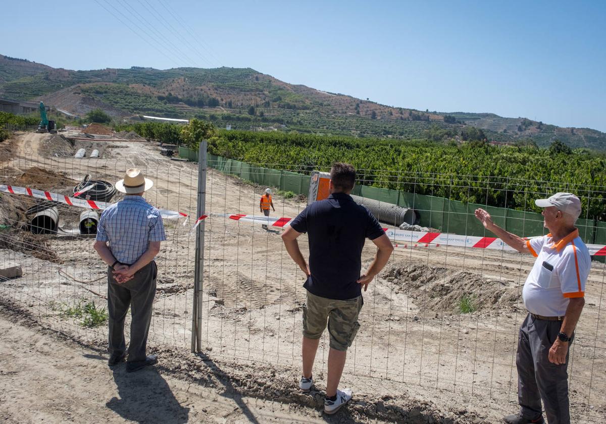 Fincas agrícolas afectadas por las obras de Rules en la localidad de Lobres.