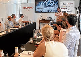 Una de las ponencias en la jornada sobre seguridad digital.