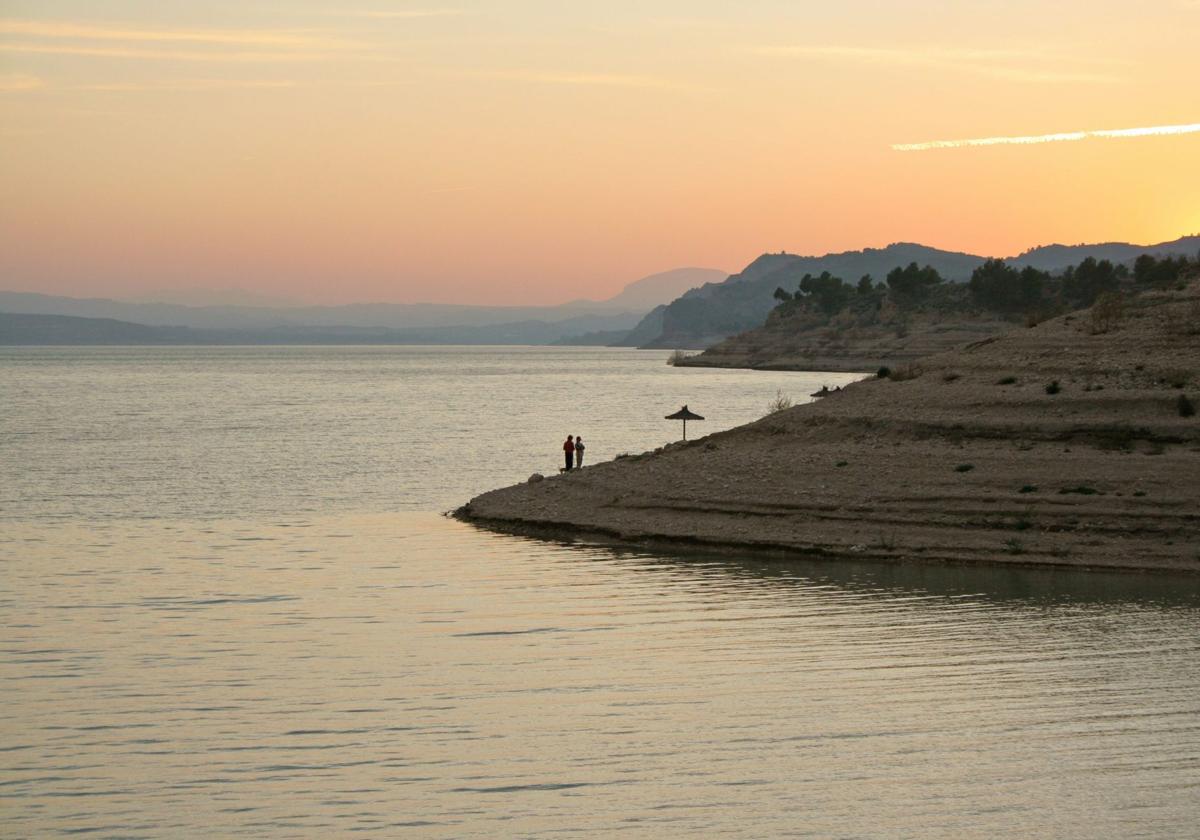 'Playa del Geoparque' en el Negratín.