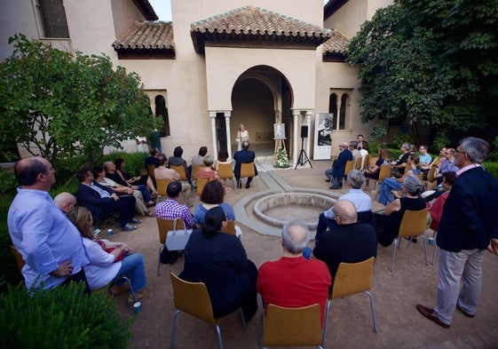 Un momento del acto de homenaje a Carolyn Richmond, ayer en el Alcázar Genil.