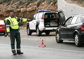 Imagen de archivo de la Guardia Civil en un control de tráfico