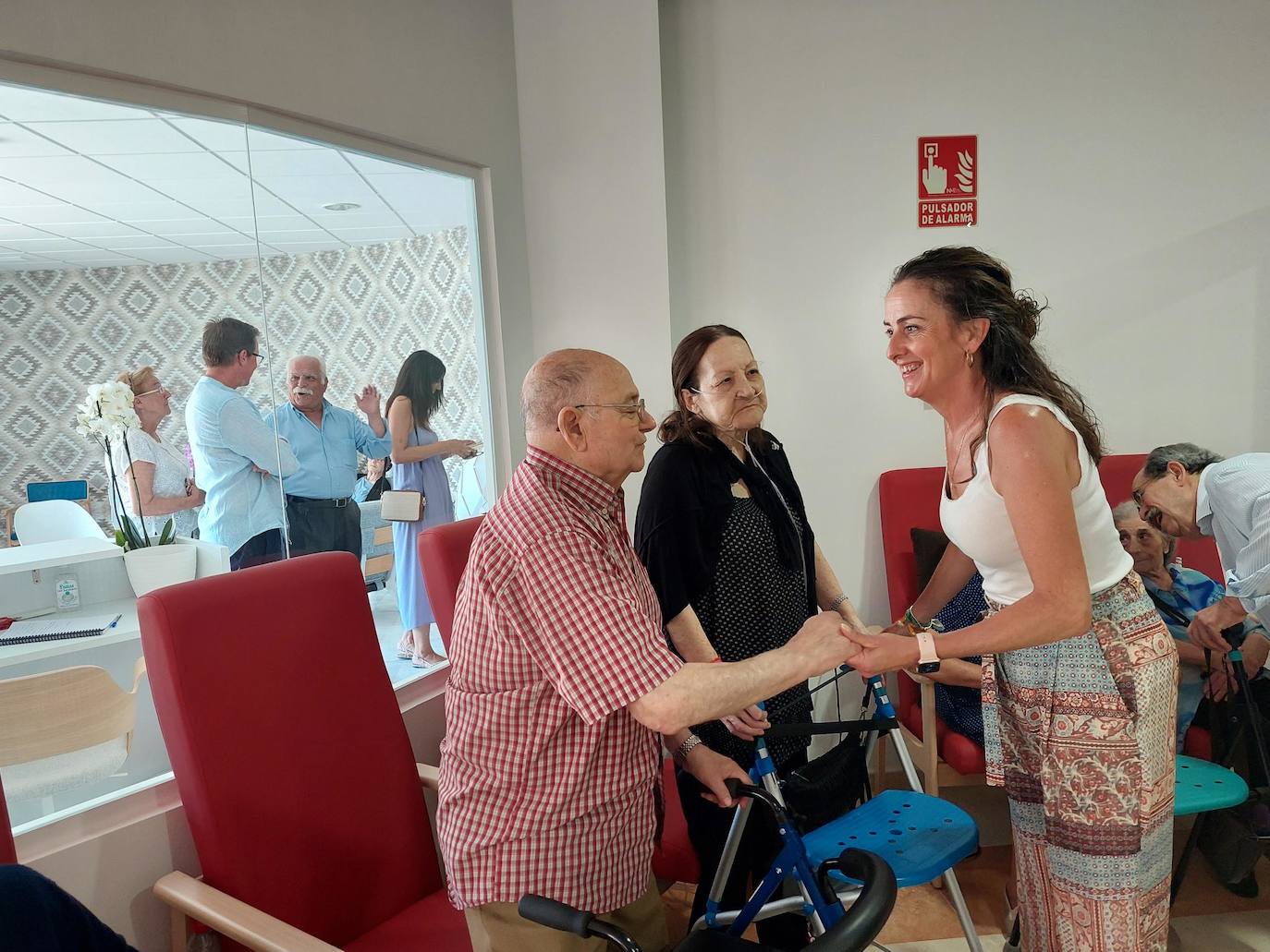 La delegada del Gobierno, Aránzazu Martín, en la visita a las instalaciones.