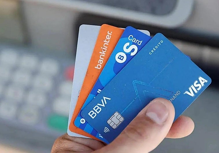 El aviso de la Guardia Civil por las tarjetas de crédito.