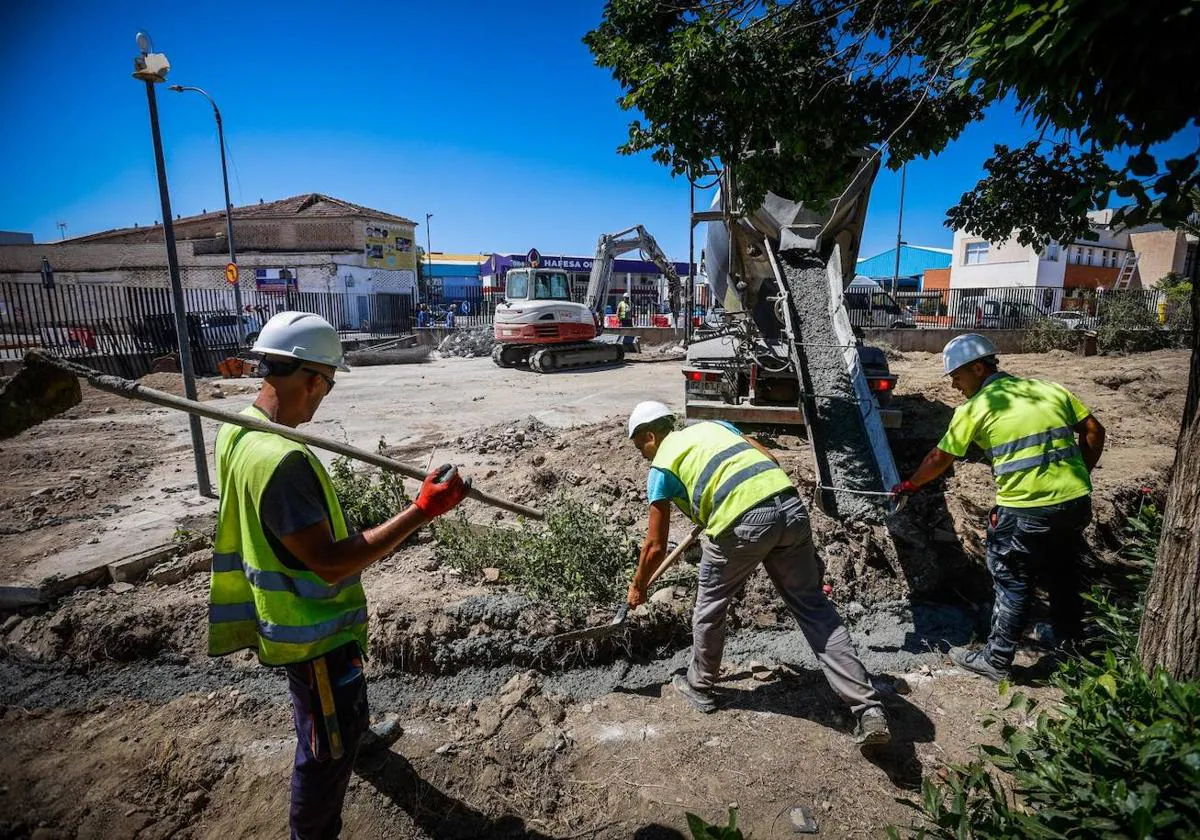 Las obras del metro llegan al segundo tramo de la calle principal de  Churriana | Ideal