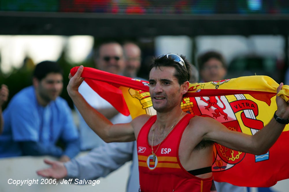 Paquillo Fernández celebra un triunfo internacional.