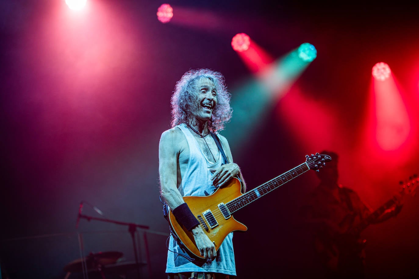 Los mejores momentos del concierto de Robe en Almería