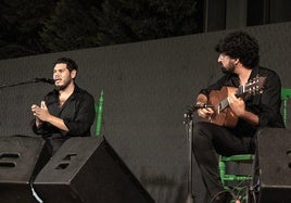 Rafael del Zambo de Jerez junto al guitarrista Mario Moraga