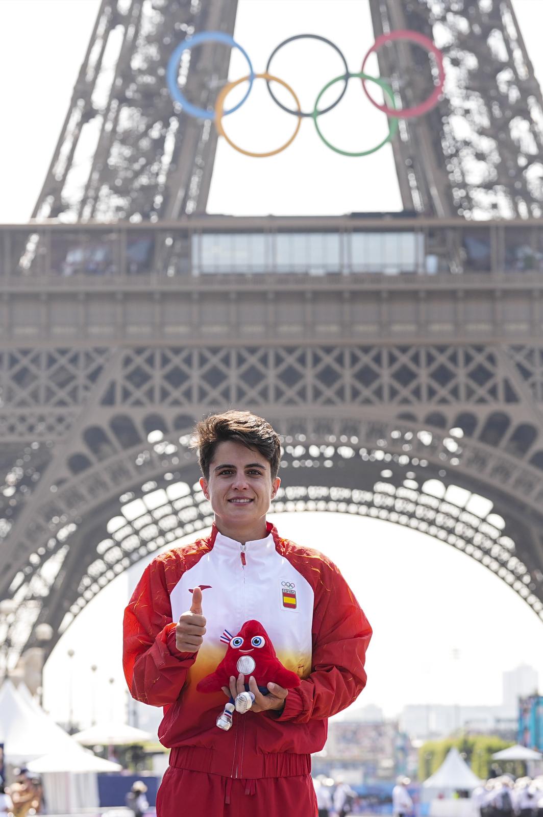 La carrera de María Pérez en París, en imágenes