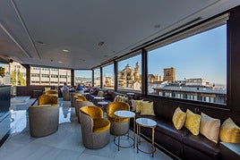 La terraza de Granada con vistas inigualables de la Alhambra y Sierra Nevada.