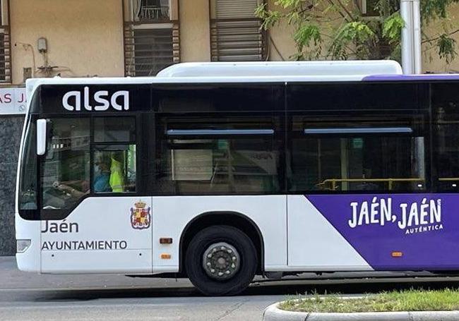 Alsa es desde 2021 la empresa concesionaria de los autobuses urbanos de la capital.