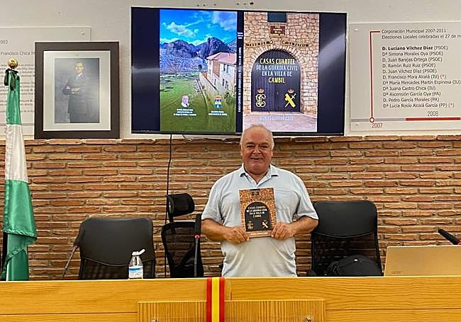 Manuel Cubillo, en la presentación de su libro en el Ayuntamiento de Cambil.