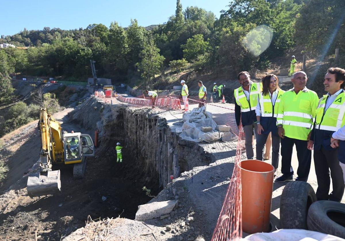 Las obras de reparación de la carretera de acceso a Capileira concluirán antes de que finalice este año