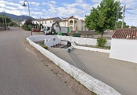 Calle travesía de la aldea de El Ojuelo, donde ha tenido lugar el atropello.