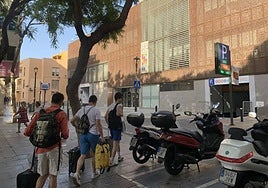 Un grupo de turistas, en el centro de Almería.