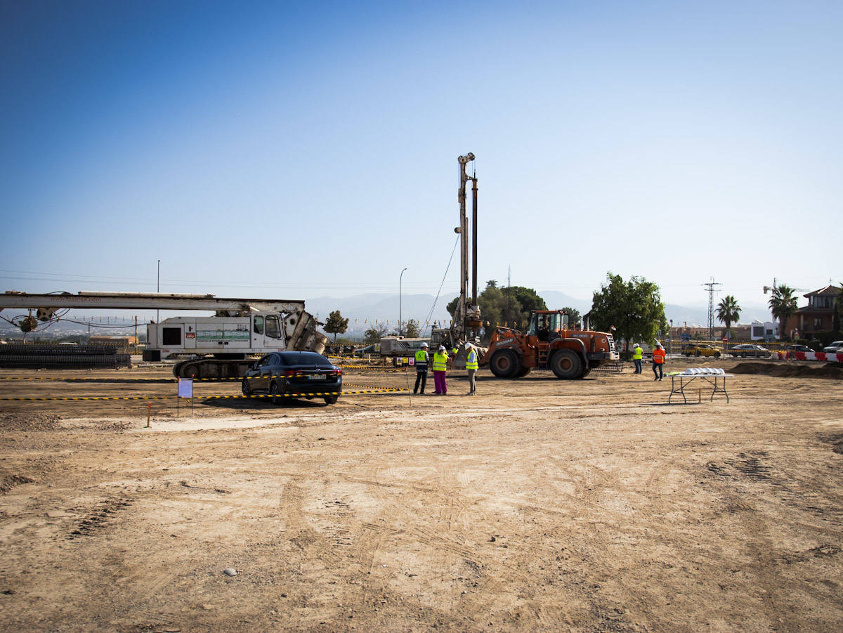 Trabajos de micropilotaje en la zona que ocupará la subestación eléctrica junto al intercambiador de Las Glorias.