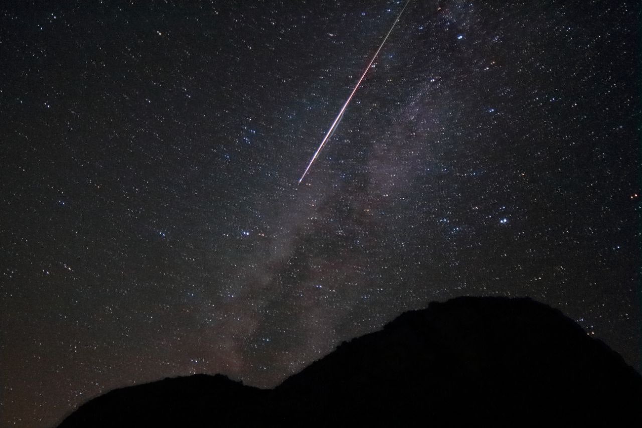 Las perseidas pueden superar los 50 kilómetros por segundo y su tasa de actividad puede llegar a los 200 meteoros por hora.