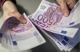 Acusan el administrador de un concesionario de estafar 57.000 euros a una empresa granadina en la venta de un coche de lujo